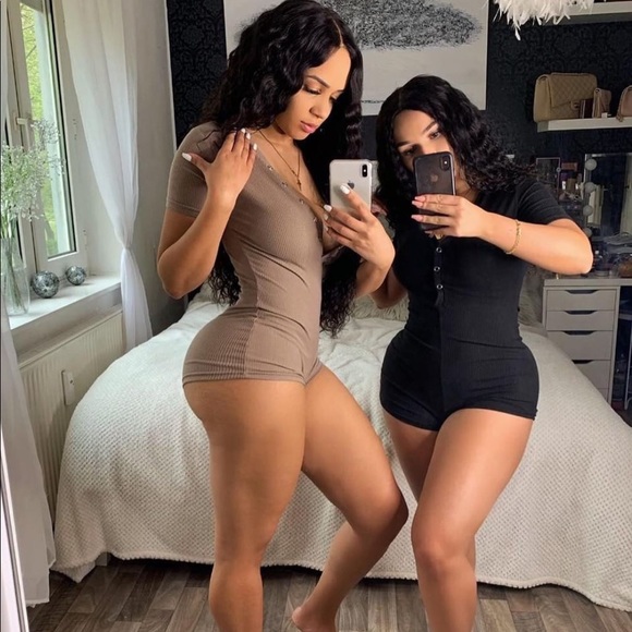 Navy Blue Button Ribbed Romper - Picture 6 of 6